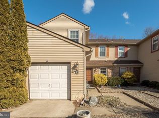 6 E Oleander Dr, Mount Laurel, NJ 08054