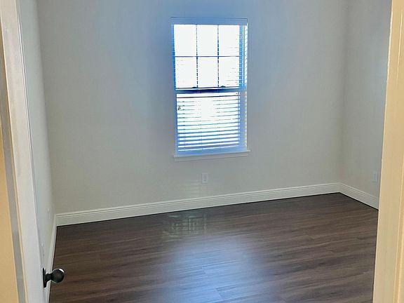 5th image of 8737 Laureate Blvd