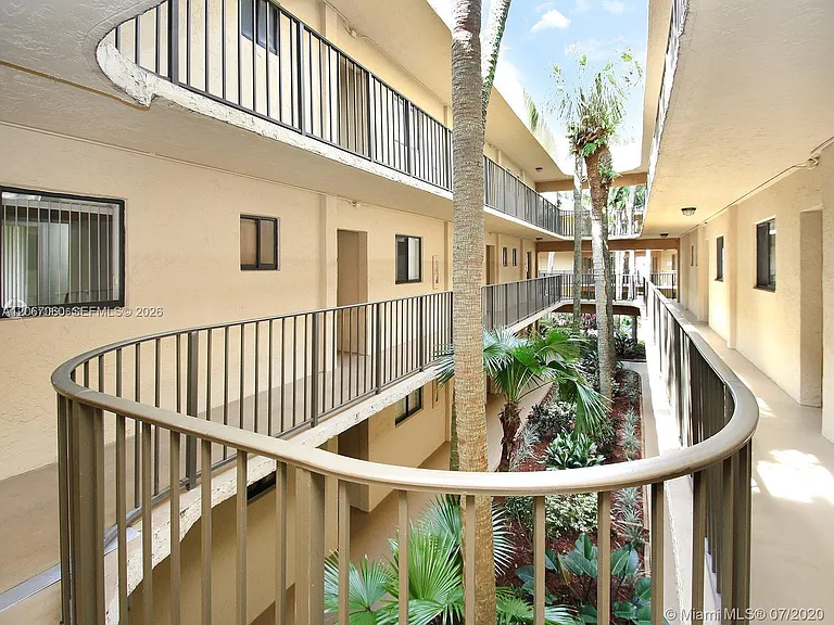 8065 SW 107th Ave #201 — Photo 5