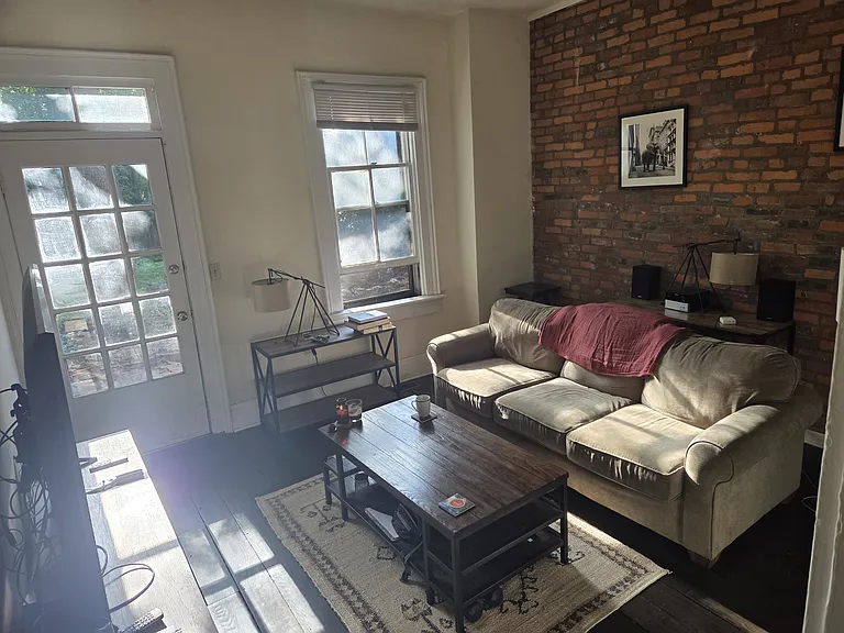 584 S Pearl St — Photo 3