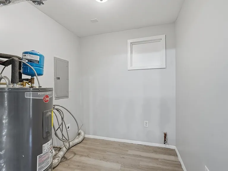308 Harolds Dr NW — Photo 21