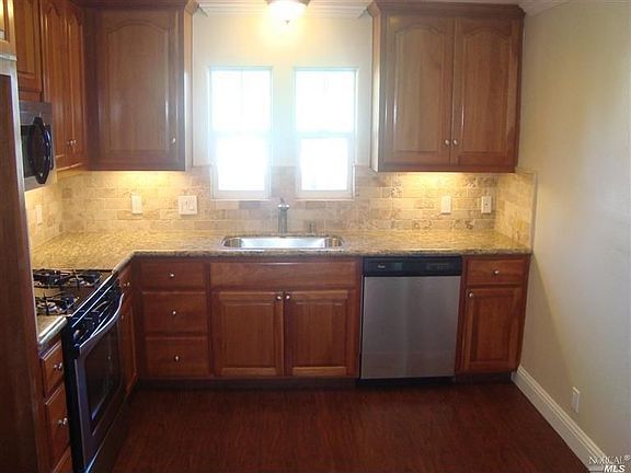 4th image of 2219 Westwood Dr
