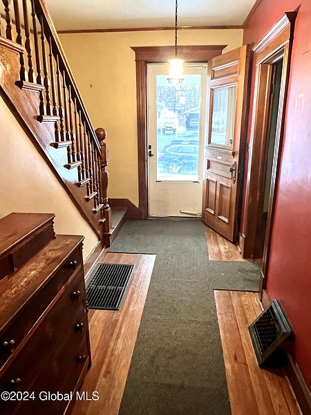 2nd image of 826 Thompson Street