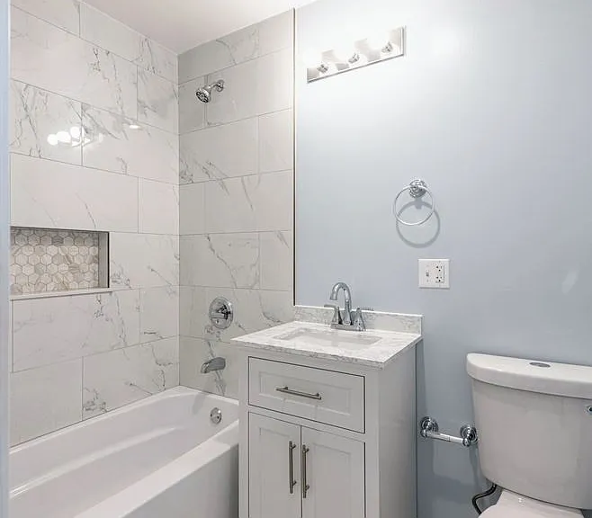 1021 W Ainslie St #4 — Photo 7