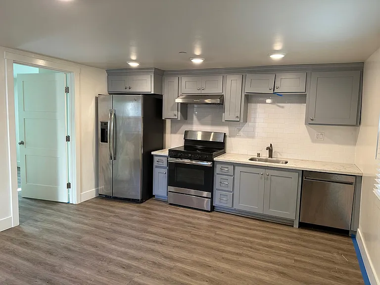 305 U St #100 — Photo 3