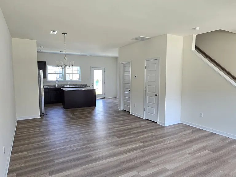 220 Greenpark Rd — Photo 5