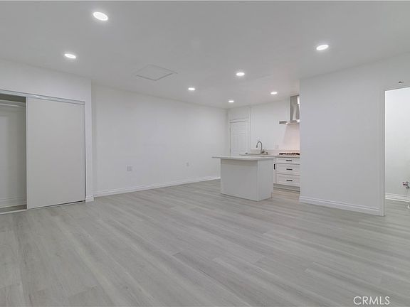3rd image of 10249 Jurupa Rd