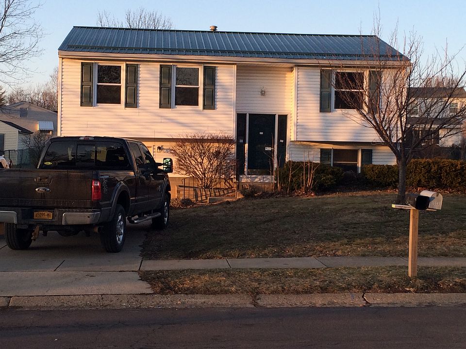 1st image of 1322 Peppertree Dr