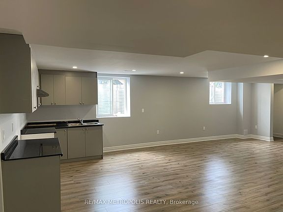 5th image of 2 Summitgreen Cres #Basement