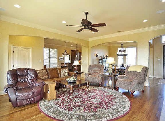 4th image of 1112 Spyglass Dr