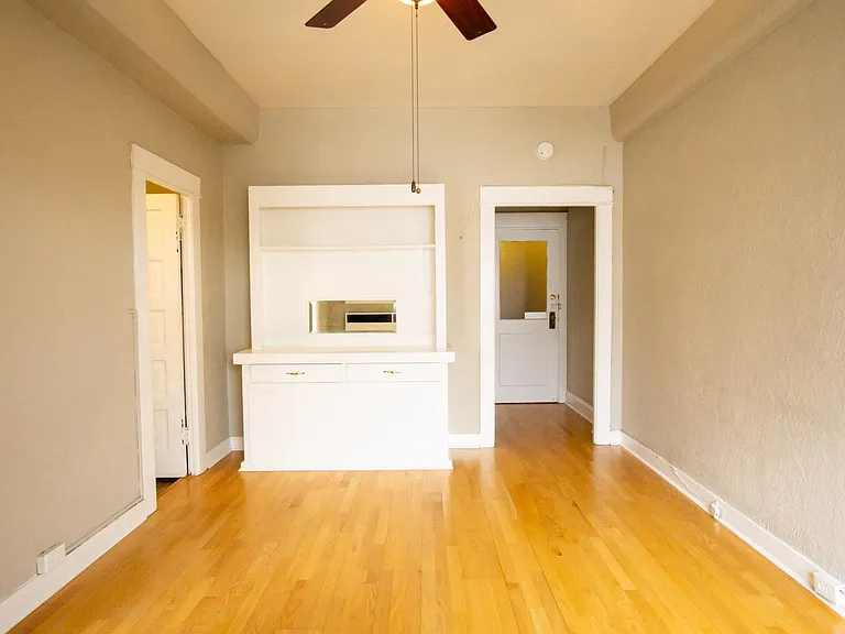 715 SW King Ave #53 — Photo 3