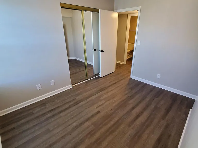 2258 Essex Dr #H — Photo 16
