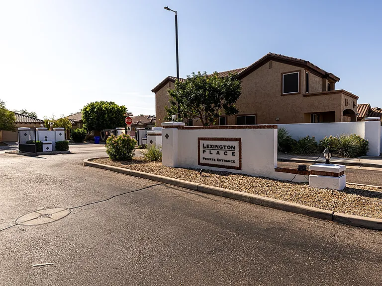 2051 E Carla Vista Dr — Photo 36