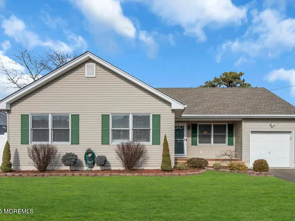1400 Mizzen Avenue, Beachwood, NJ 08722
