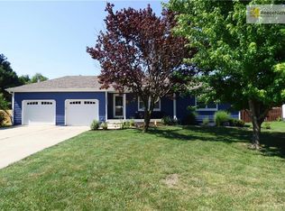 33326 W 89th St, De Soto, KS 66018
