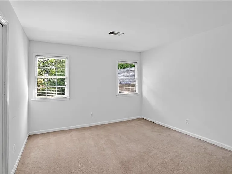 447 Cove Dr NE — Photo 16