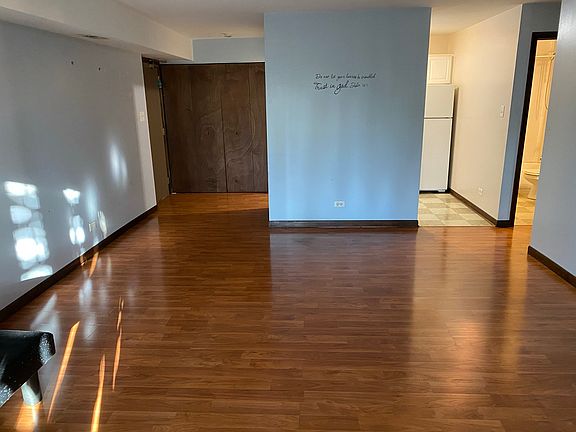 4th image of 960 Perrie Dr APT 202