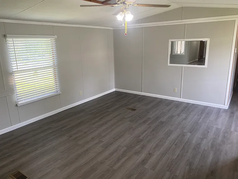 12731 Clearwater Dr — Photo 17