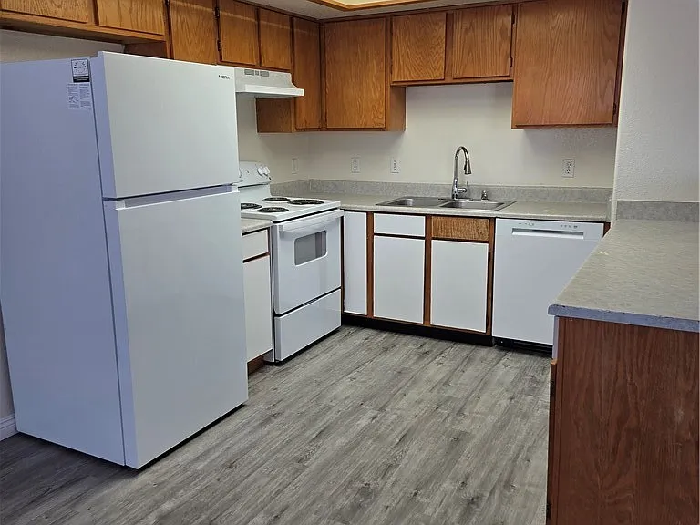 6553 McRae Ave #201 — Photo 10