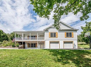 4029 Thoms Run Rd, Oakdale, PA 15071