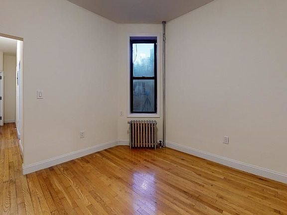 4th image of 226 E 36th St #A5