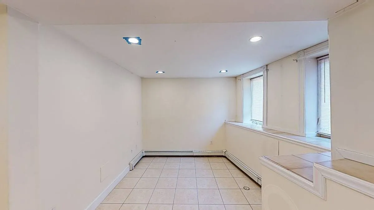 33 Walbridge St — Photo 3