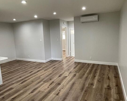 4th image of 629 N West Knoll Dr APT 2