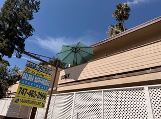 8512 Balboa Blvd #11, Northridge, CA 91325