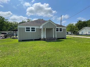 817 N Valderas St, Angleton, TX 77515