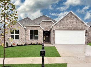 2861 N Chapel Dr, Fayetteville, AR 72704