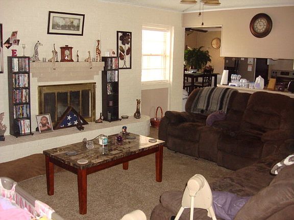 2nd image of 2901 Bluebonnet Ln