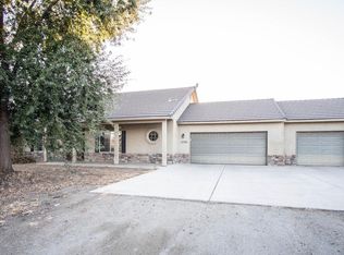 17561 Doran Dr, Springville, CA 93265