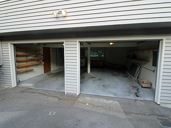 4th image of 10852 35th Ave SW