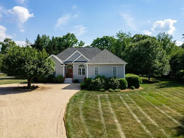 996 Stoney Crk E, Nellysford, VA 22958