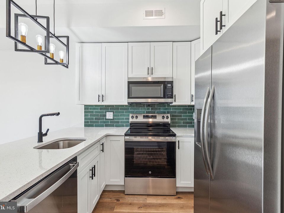 1st image of 415 W York St #2