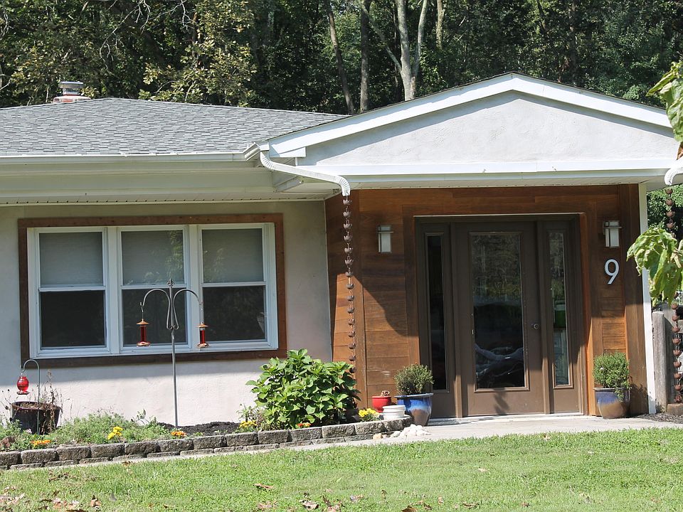 1st image of 9 Tamara Dr