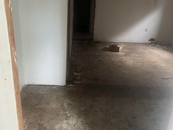 3rd image of 1917 Francis Ave SW