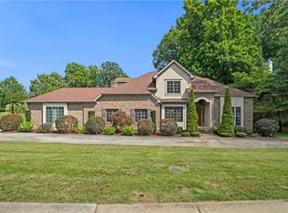 914 Golf House Rd E, Whitsett, NC 27377