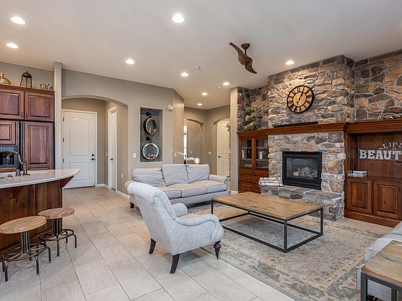 5th image of 1385 W Morane Manor Dr