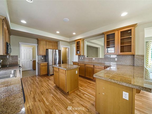 4th image of 5428 54th Avenue Ct W