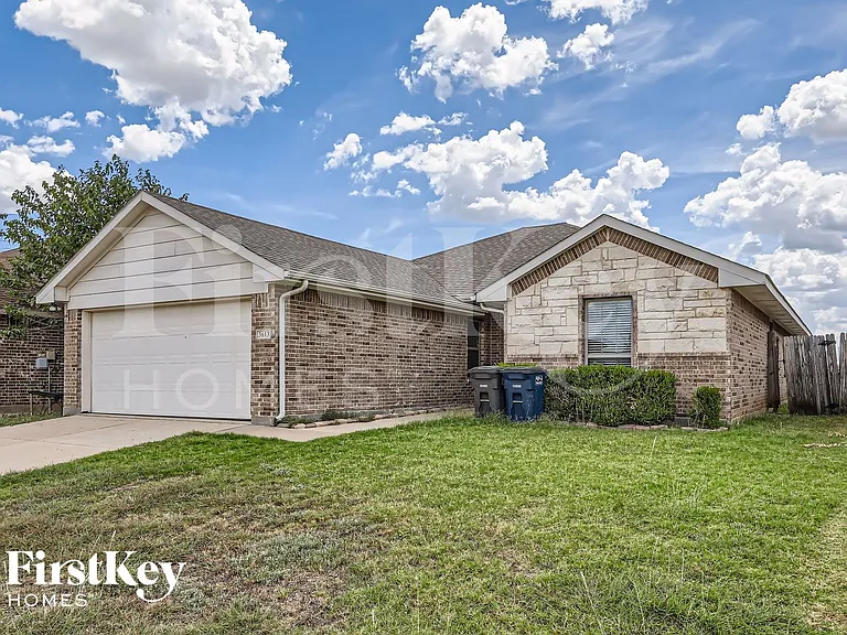 3613 Cayman Dr — Photo 1