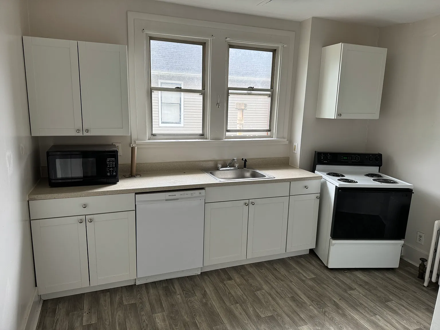2 bed, $875 — Photo 1