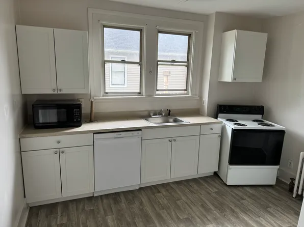 1620 Church St #B, Ambridge, PA 15003