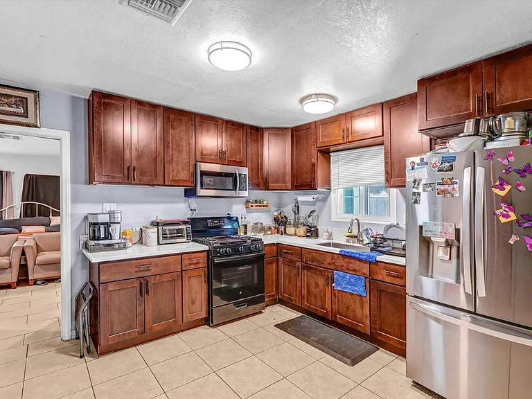 10515 Firmona Ave — Photo 12