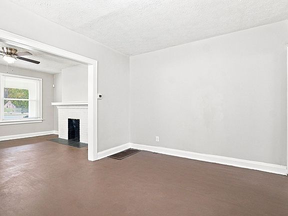 5th image of 130 S Highland Ave