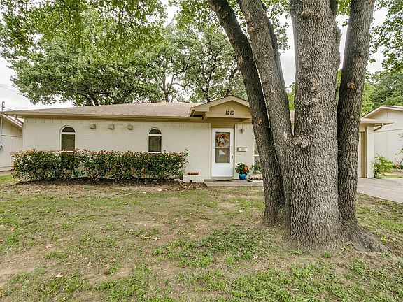 2nd image of 1219 Springwood Dr