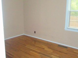 2010 University Dr, Lawrence, KS 66044