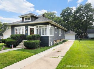 211 E 3rd St, Dundee, IL 60118