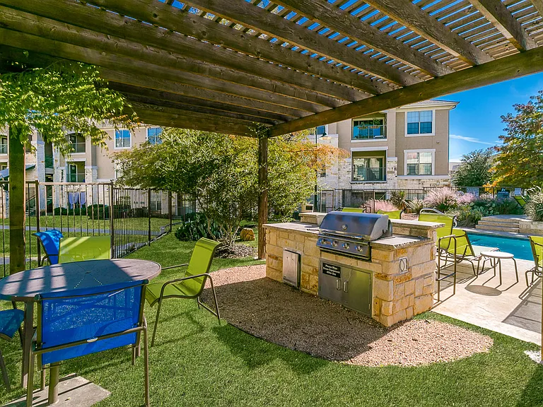 Dry Creek Ranch Apartments — Photo 35