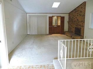 217 Los Santos Dr, Garland, TX 75043